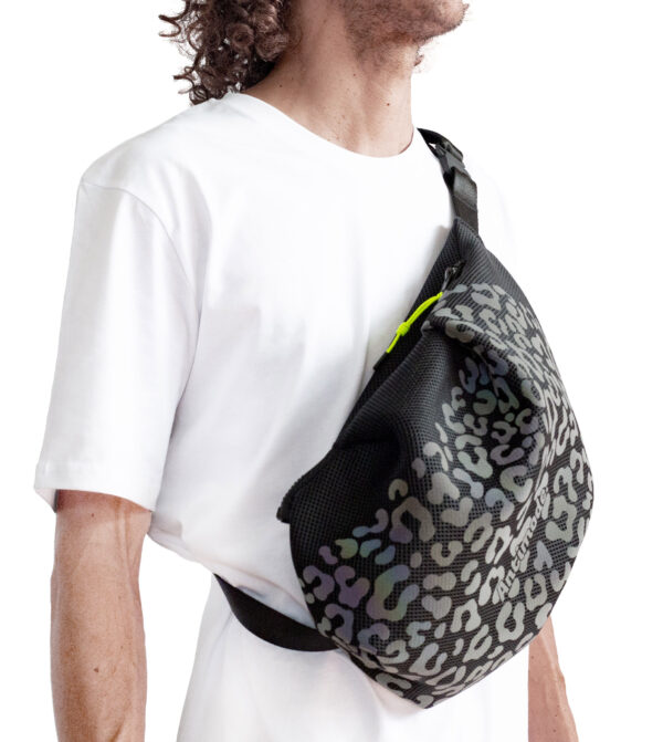 <span class="notranslate">UFO “JUNKIE” SHELL BAG</span>